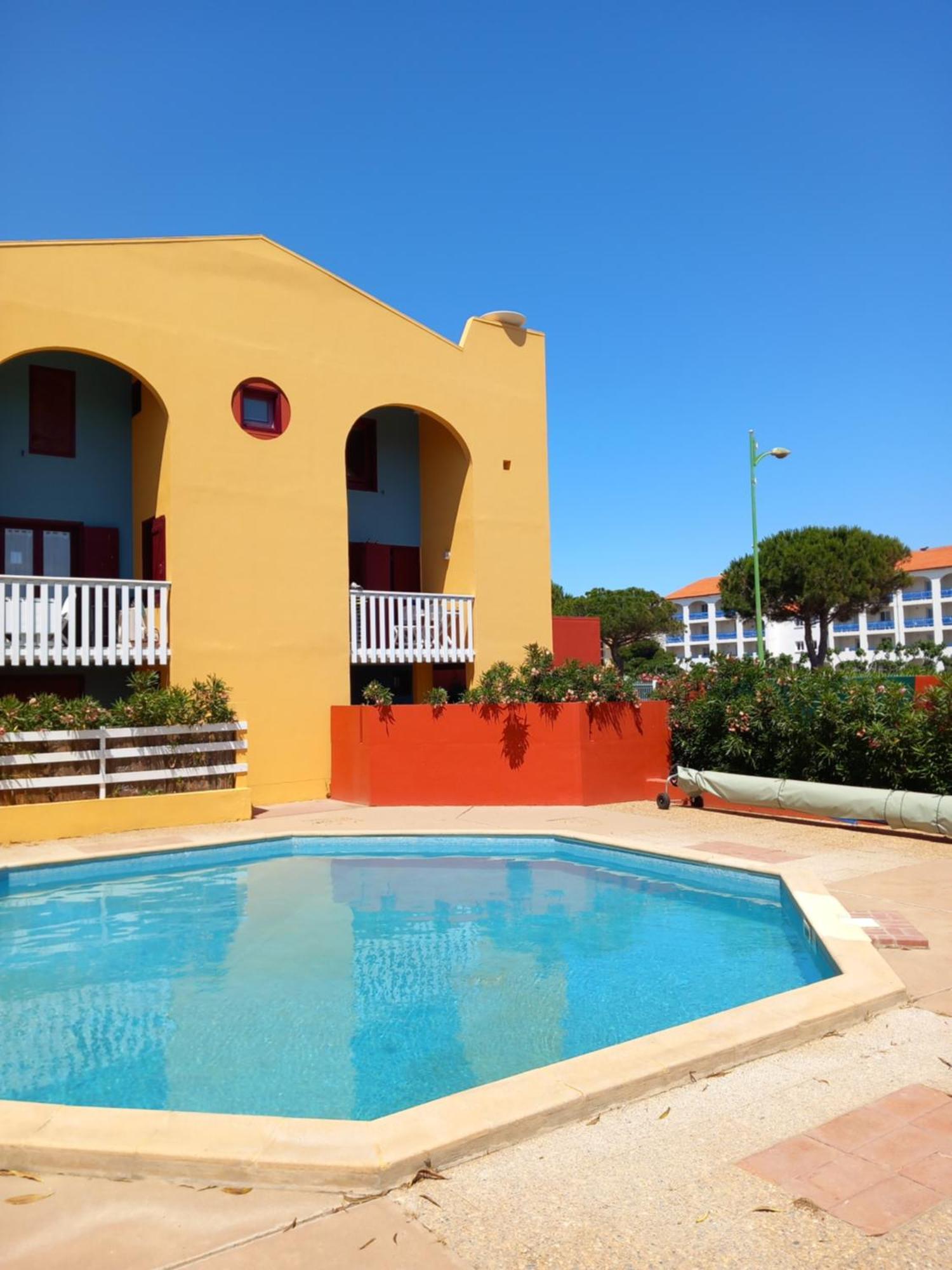 Appartement En Residence Avec Piscine Proche Mer Ле-Баркарес Екстер'єр фото